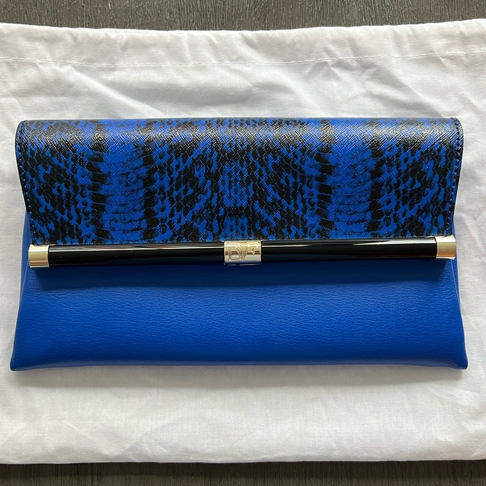 Diane Von Furstenberg (DVF) 440 Envelope Blue Python Clutch Excellent condition
